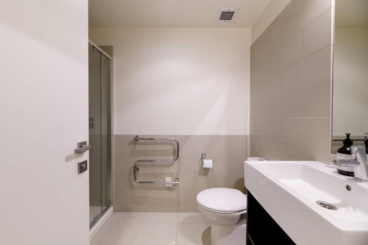 Central Mount Apartment, Quiet And Spacious With Pool Mount Maunganui Bagian luar foto